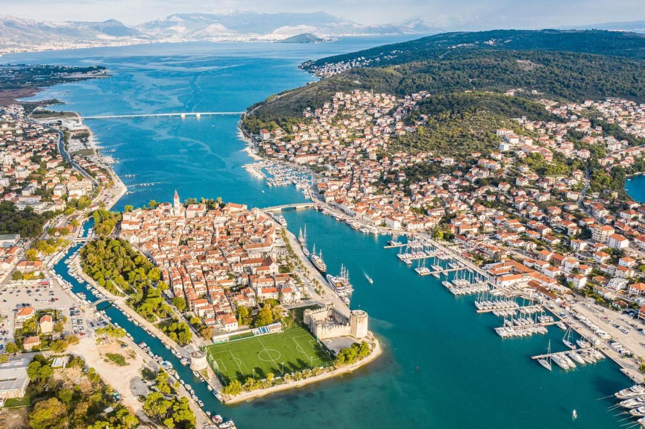 Lambrisa Apartment Trogir Exterior photo
