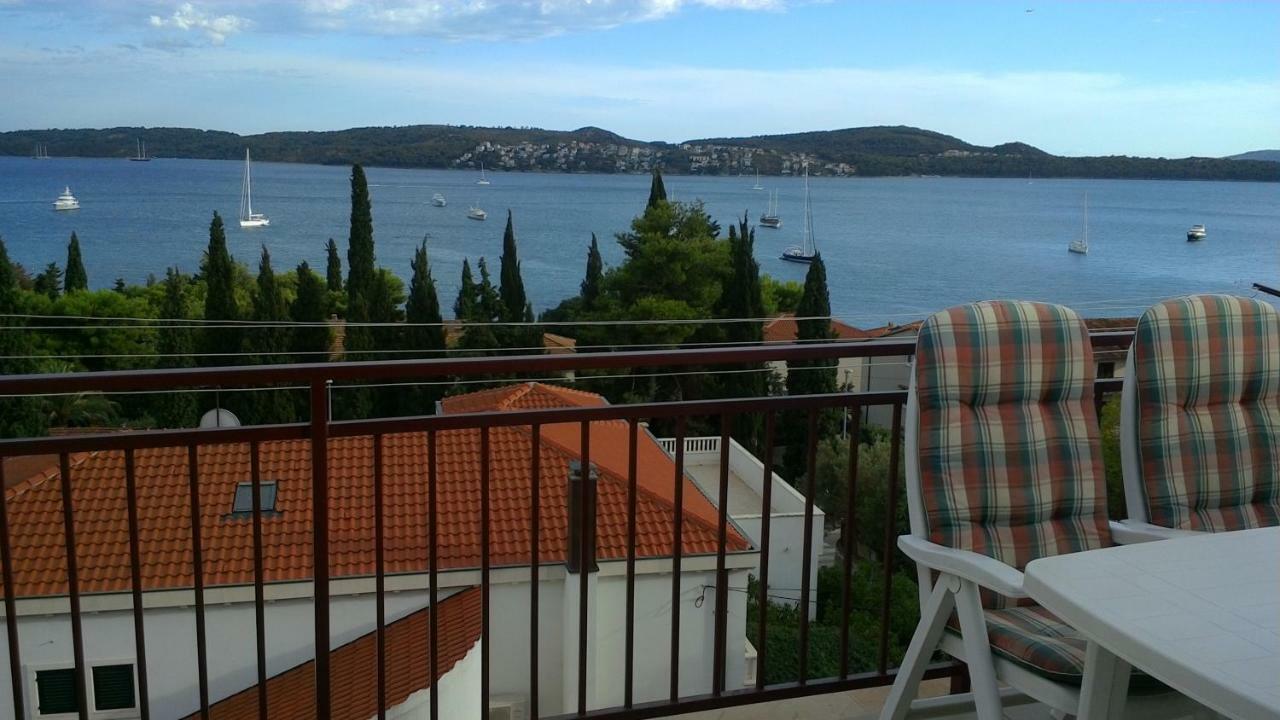 Lambrisa Apartment Trogir Exterior photo