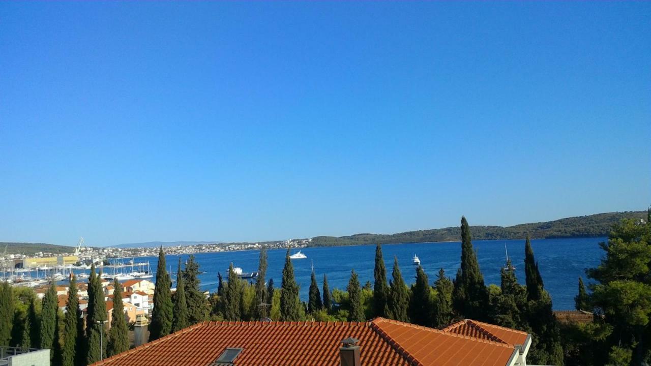 Lambrisa Apartment Trogir Exterior photo