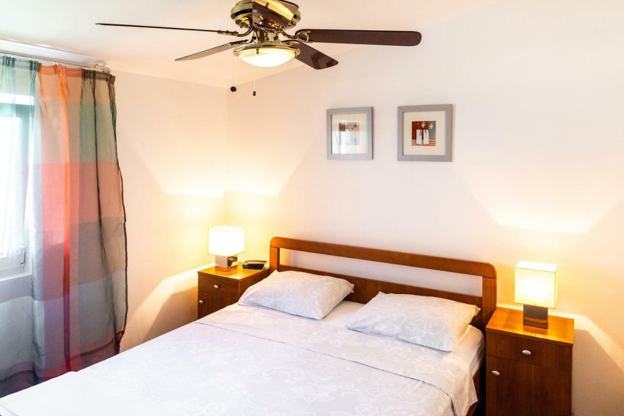 Lambrisa Apartment Trogir Exterior photo
